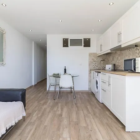 Apartment Sailor Studio, 5 Min To Jumbo